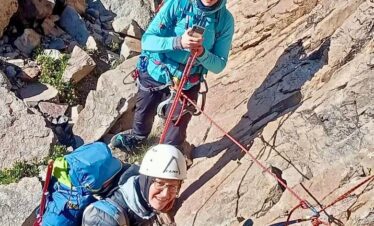 best safari climbing mount kenya-gaga tours.